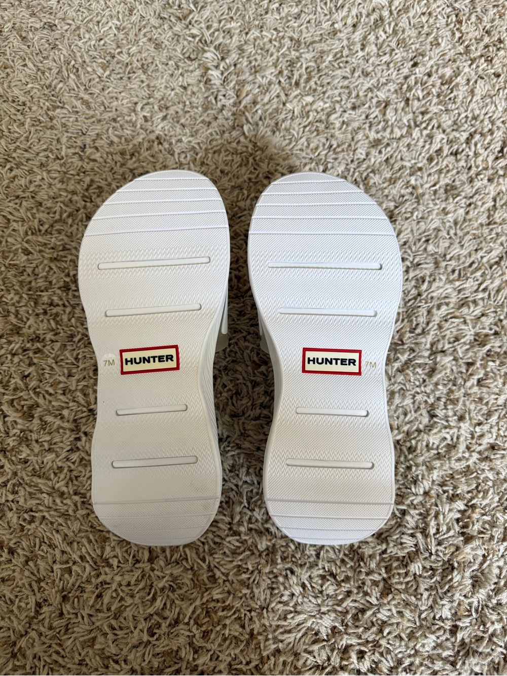 Hunter White Slide Sandals with Cream Trim - Picture 4 of 4